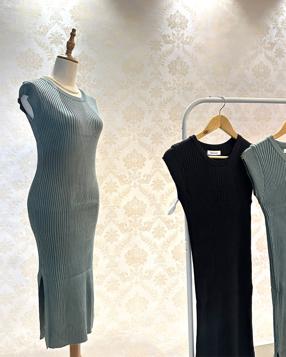 Bella Ribbed Solid Bodycon Dress